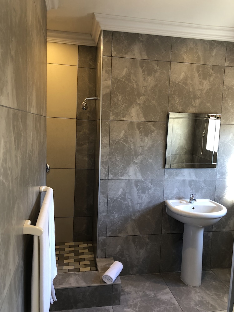 Luxury Room - Photo 10
