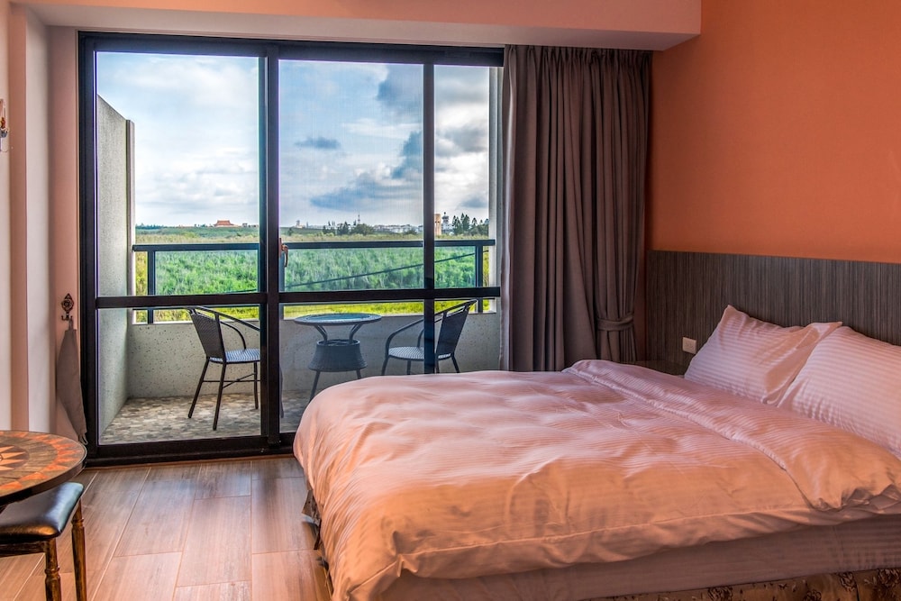 Romantic Double Room, 1 Queen Bed, City View photo 1