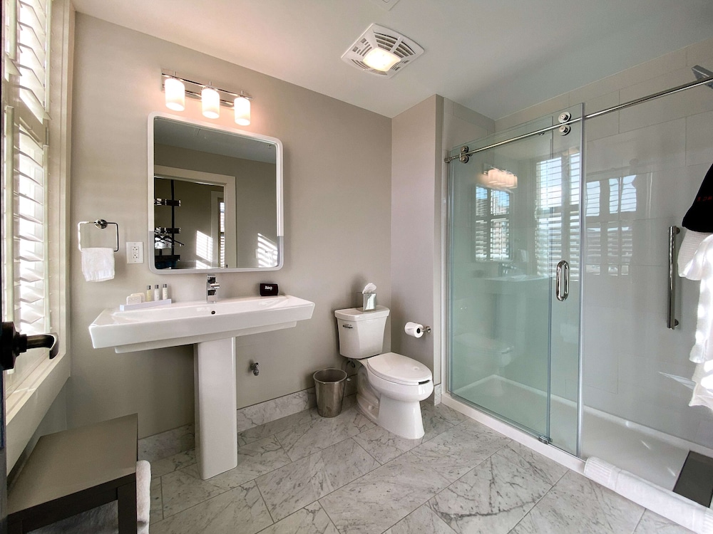 Suite, 2 Bedrooms (Owner) - Photo 7