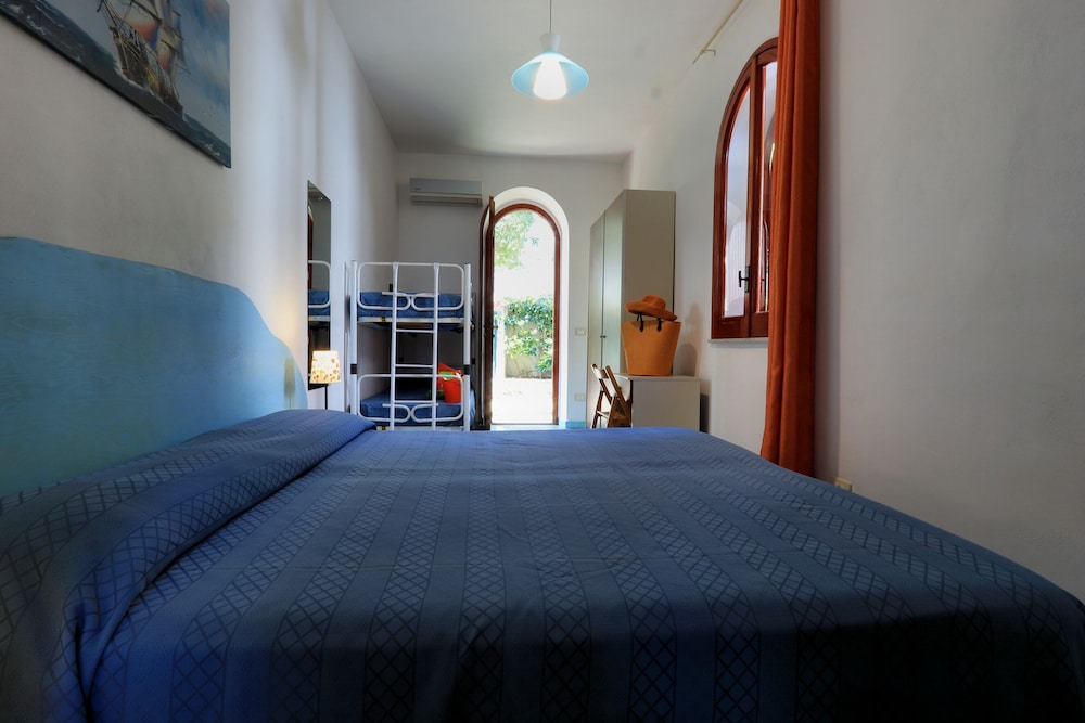 Standard Quadruple Room, Garden View, Ground Floor