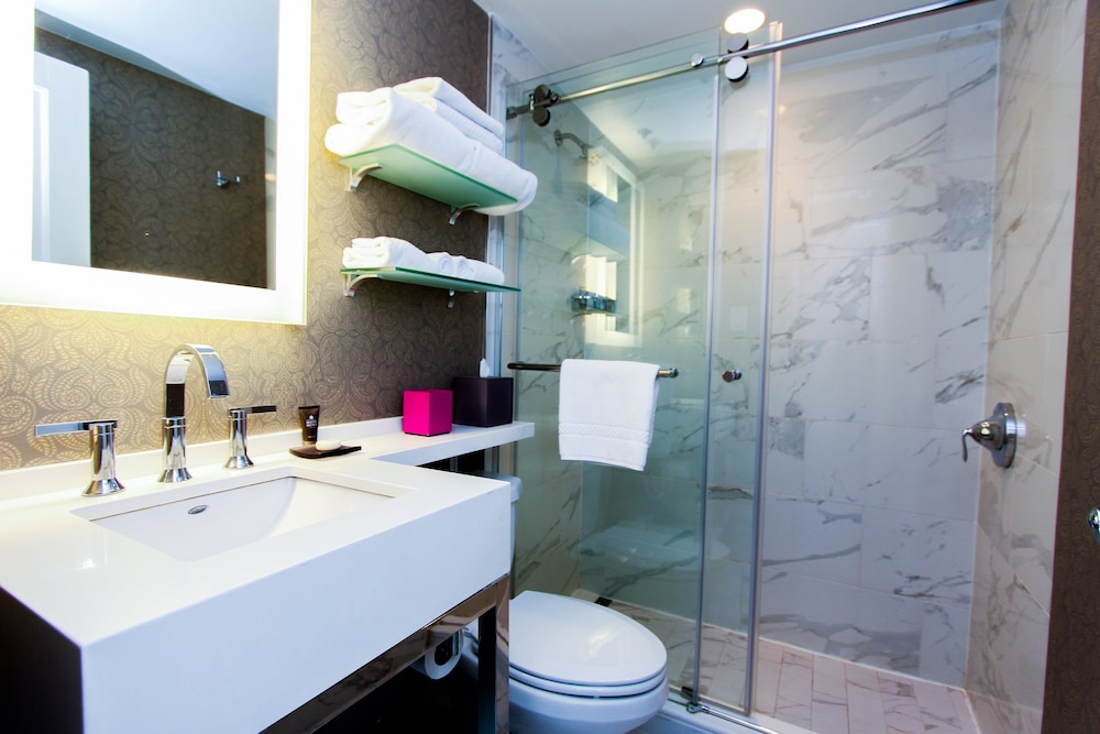 Standard Room, 2 Double Beds - Photo 3
