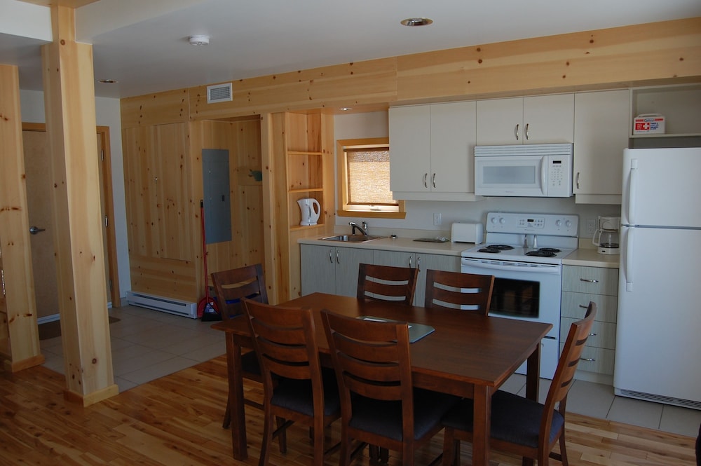 Chalet, 2 Bedrooms, Sea View photo 2