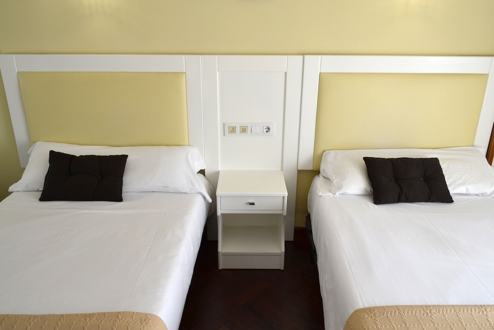 Superior Double Room, Partial Sea View - Photo 8
