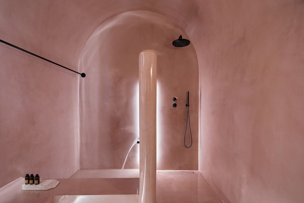 Honeymoon Suite, Hot Tub - Photo 10
