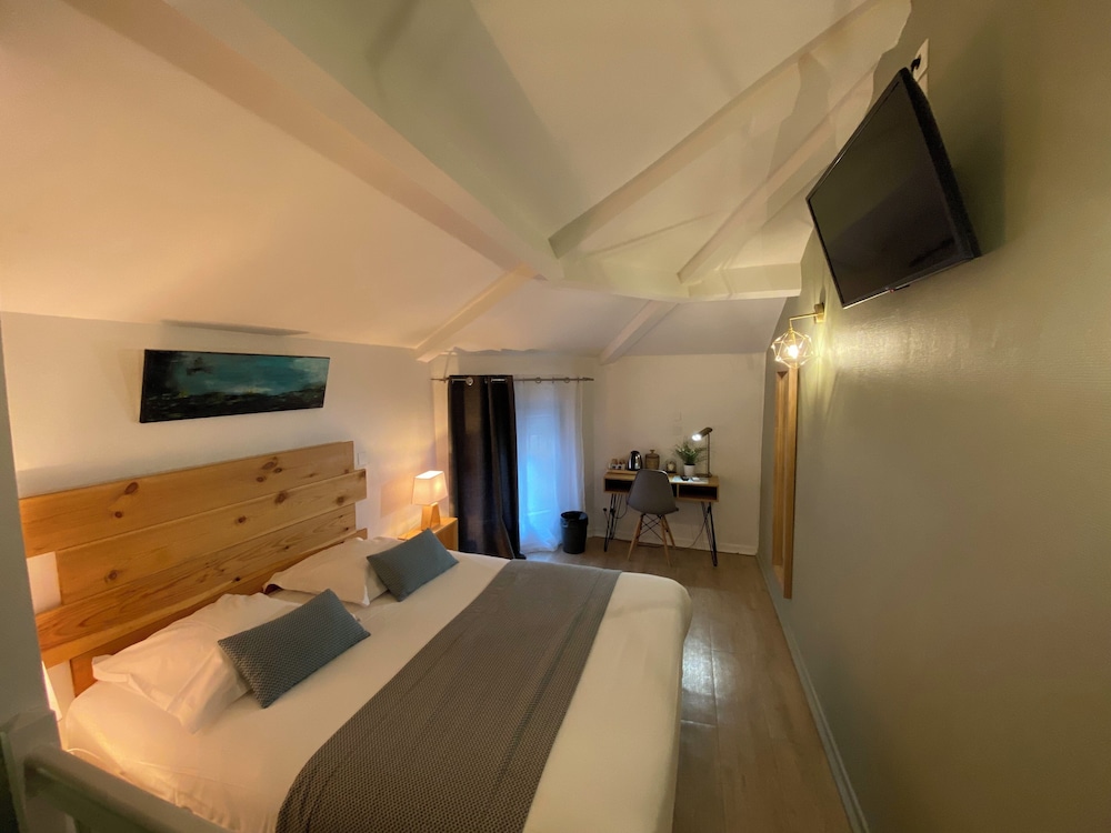 Duplex Double Suite, Hot Tub