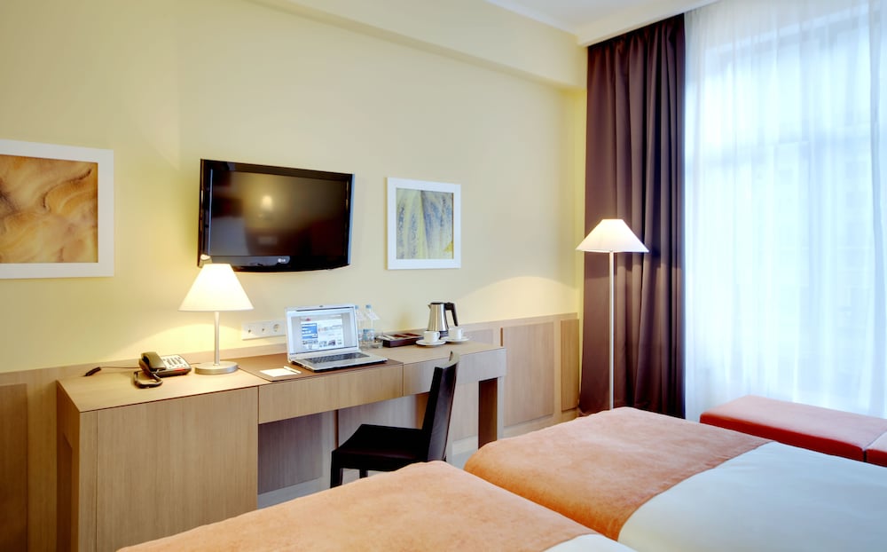 Standard Double or Twin Room photo 3