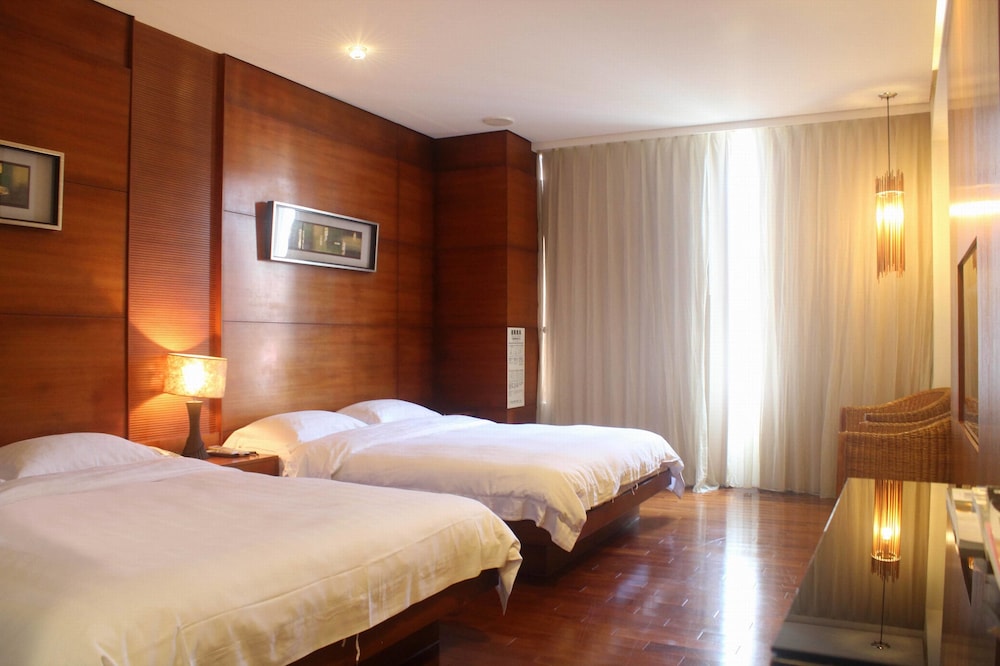 Executive Quadruple Room photo 1