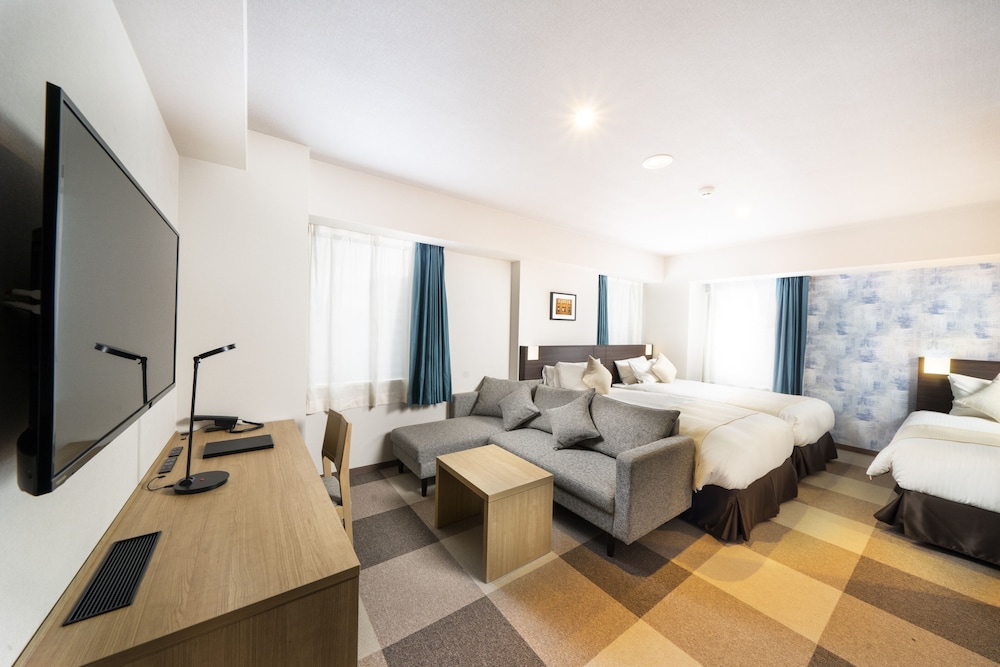 Quadruple Room (Single Use) - Photo 6