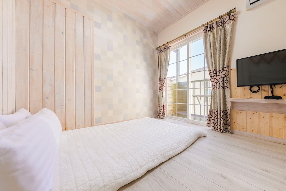 Traditional Room (Ondol / Max 2 occupancy / No Kitchen) photo 1