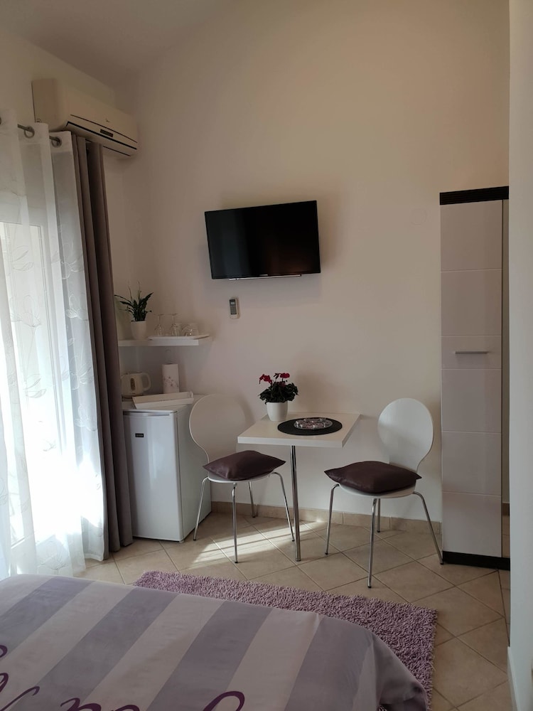 Double Room, 1 Double Bed, Garden View