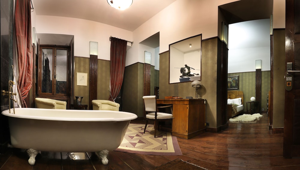 Luxury Double Room, 1 Queen Bed, Terrace, City View photo 2
