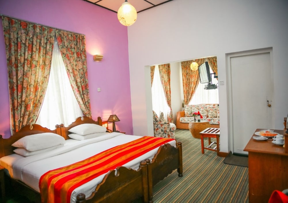 Standard Twin Room, 1 Bedroom, Bathtub photo 3
