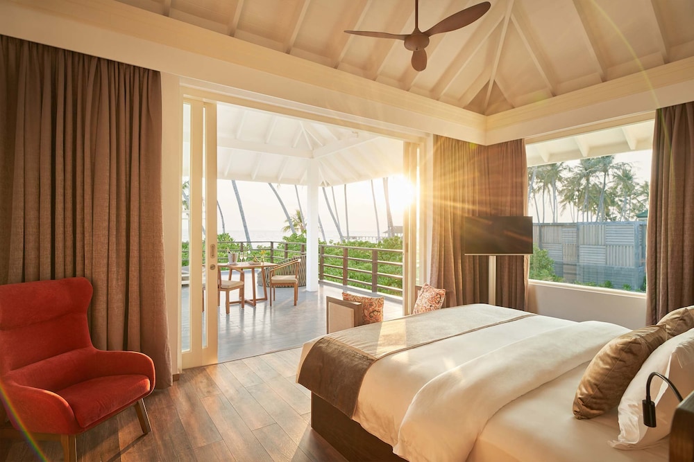 Two Bedroom Beach Residence with Pool photo 2