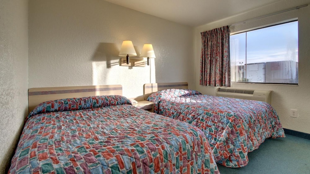 Deluxe Room, 2 Double Beds, Non Smoking, Refrigerator & Microwave photo 2