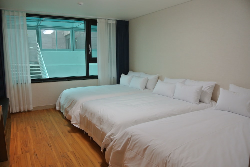 Family Triple Room photo 2