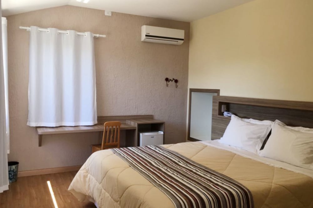 Deluxe Double Room, 1 King Bed, Air conditioning, Mountain View photo 1