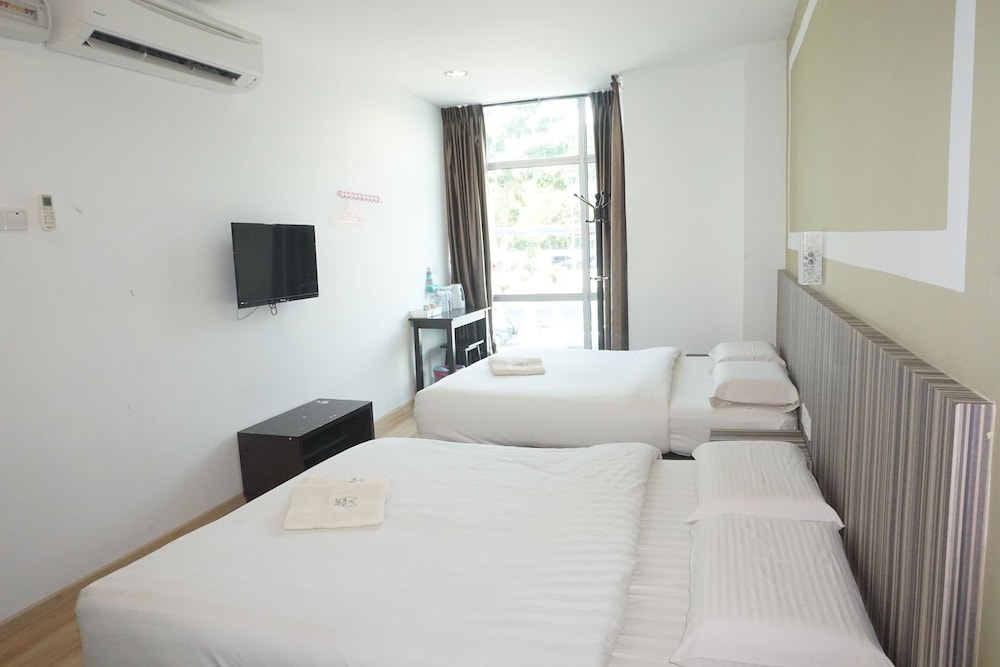 Family Triple Room, 1 Bedroom, City View photo 3