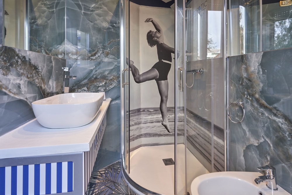 Classic Double or Twin Room, Sea View photo 3