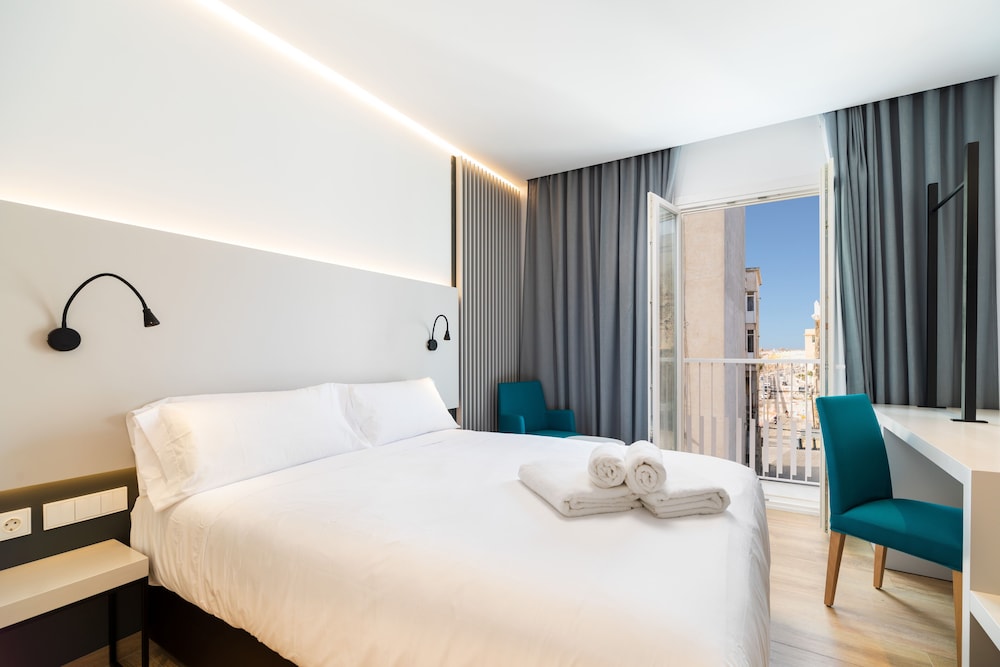 Deluxe Double Room, 1 Queen Bed, Balcony