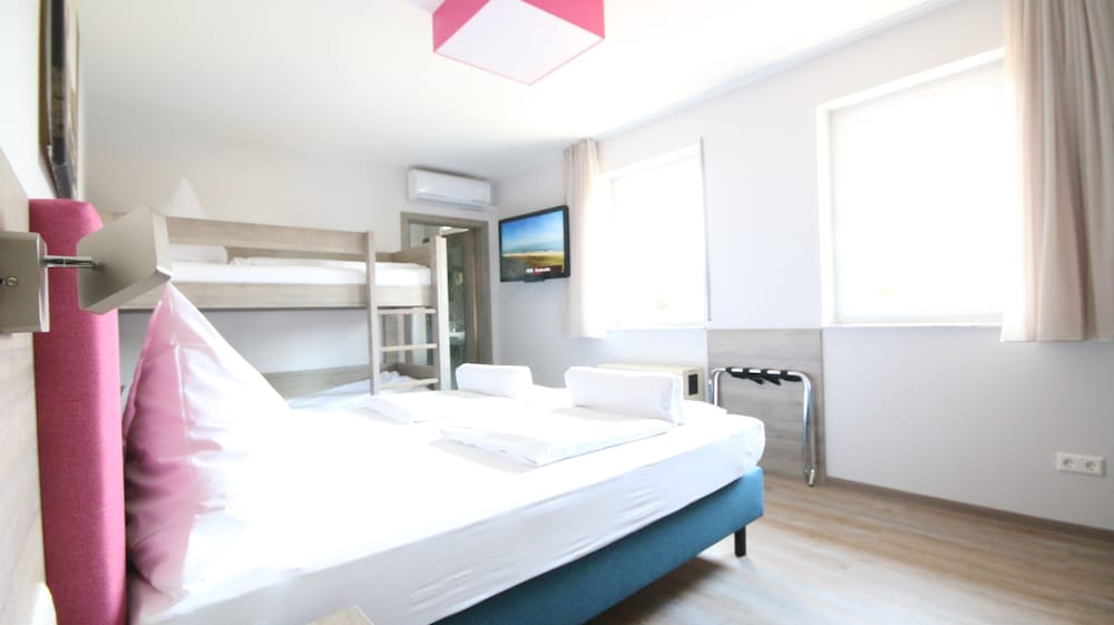 Quadruple Room photo 2