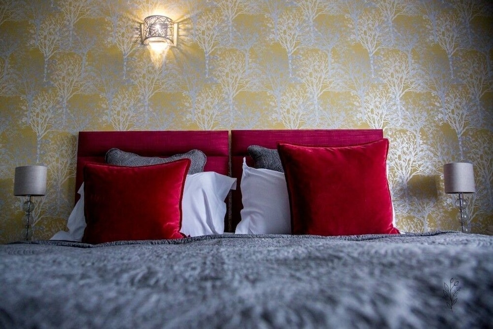 Superior Room, 1 Double Bed, Non Smoking (Converts to 2 Twin Beds) photo 2