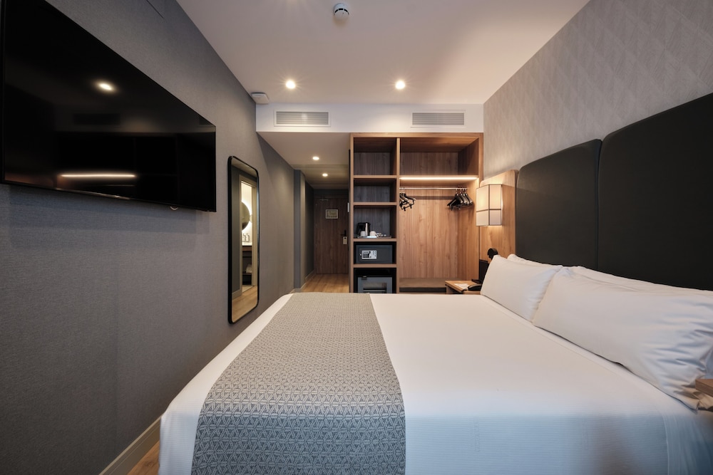 Premium Single Room photo 3