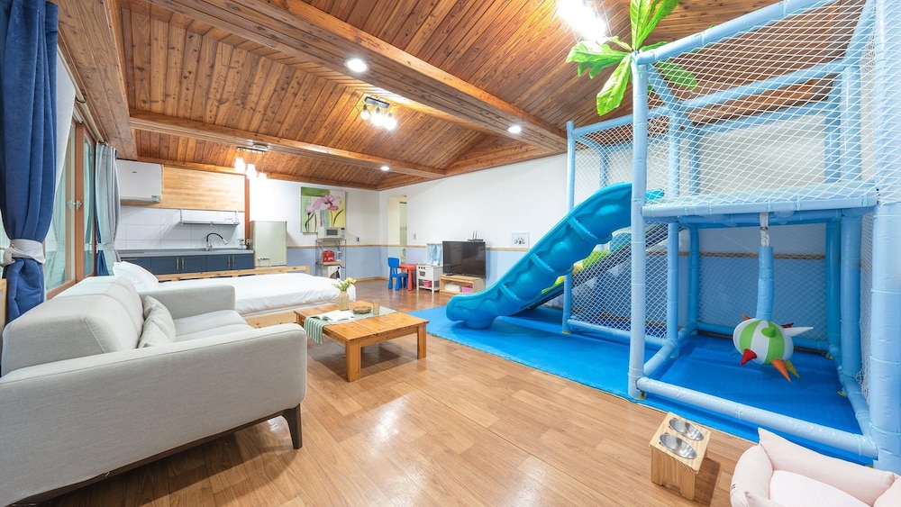 Basic Room, 1 Bedroom (Kids6) - Photo 12
