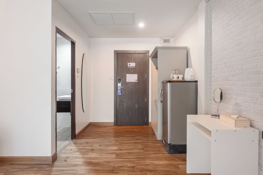 Standard Twin Room - Photo 5