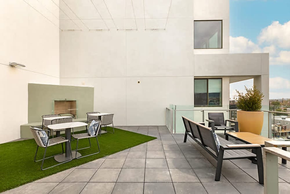 Beautiful 1 BR in LA Gym Pool 10mins to Cedar, Foto 21