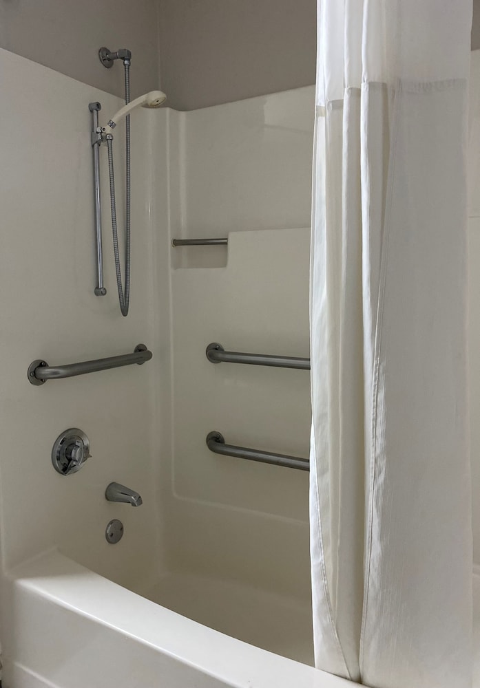 Days Inn by Wyndham Brunswick Bath Area, 사진 6