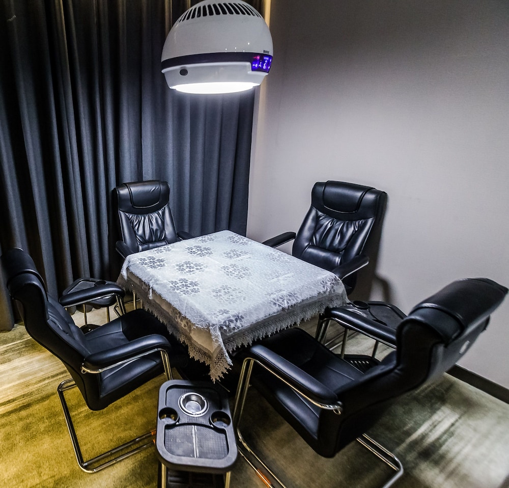 Business Twin Room (With Mahjong Table) photo 3