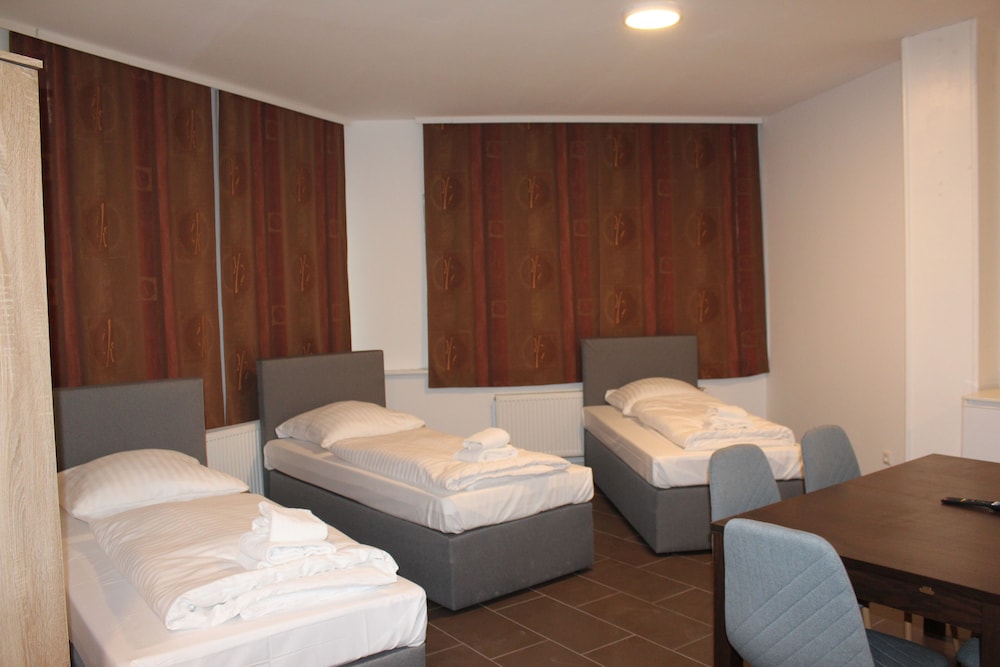 Family Studio Suite, Multiple Beds photo 1