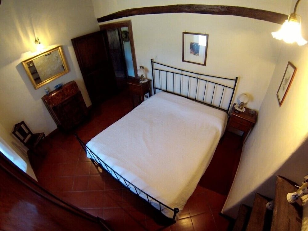 Apartment, 1 Queen Bed With Sofa Bed photo 2