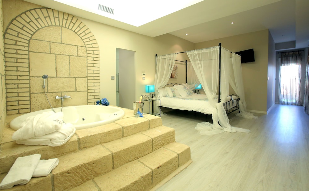 Suite de Gran Lujo Superior con Bañera