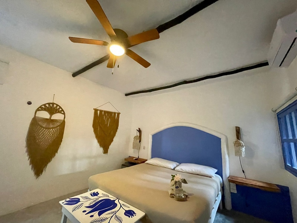 Comfort Suite, 1 King Bed with Sofa bed, Smoking