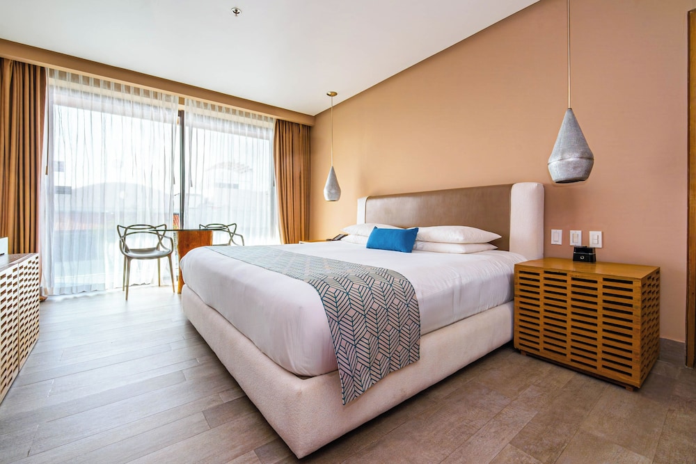 Superior Room, 1 King Bed