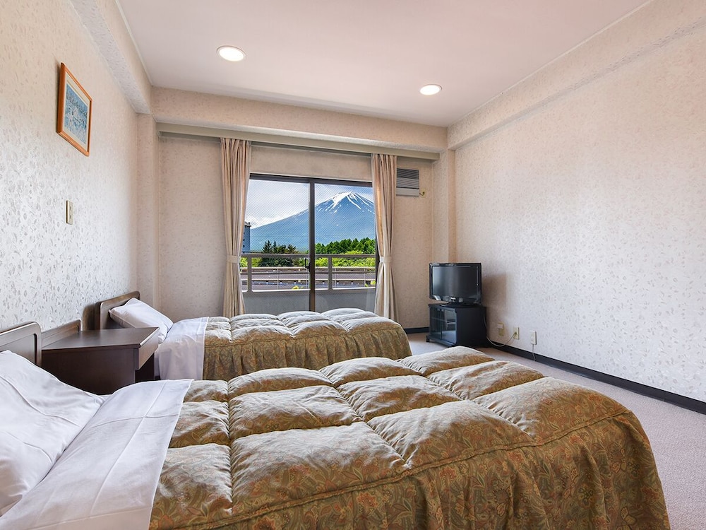 Mountain View Twin Room, Non Smoking (w/ bathroom and bath tub)