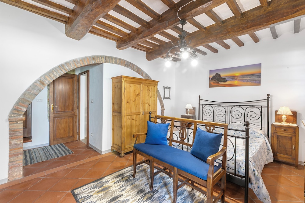 Standard Apartment, Multiple Bedrooms (Studio With Pool And Garden) photo 2