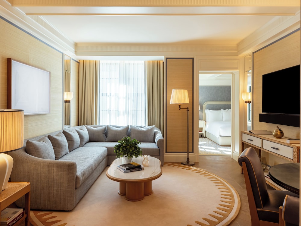 Deluxe Suite photo 3