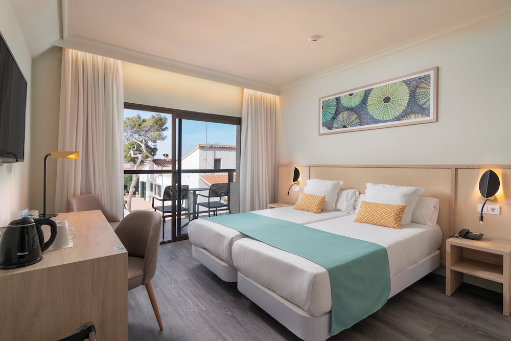 Double Room, Balcony, Sea View photo 3