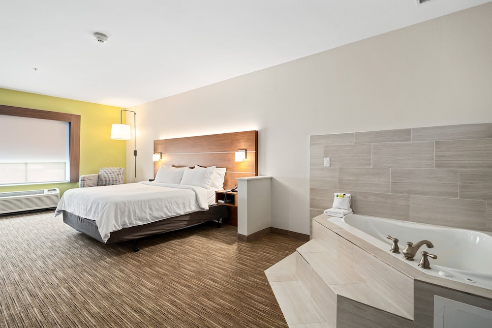 Standard Room, 1 King Bed, Accessible, Jetted Tub (Communications) - Photo 7