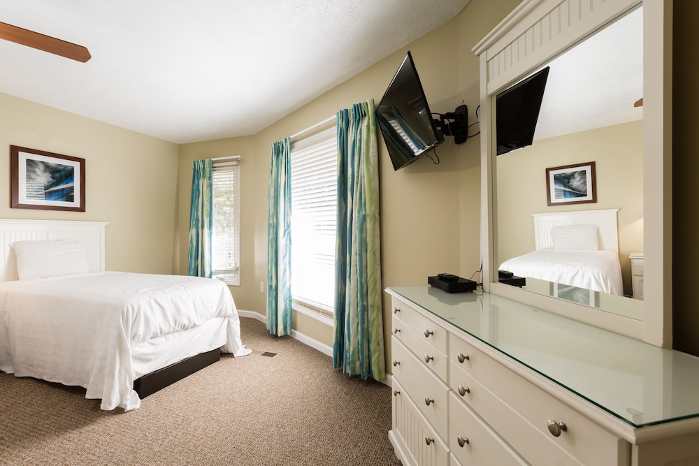 Condo, 3 Bedrooms - Photo 6