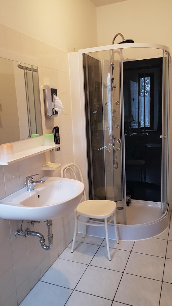 Design Double Room, Ensuite photo 3