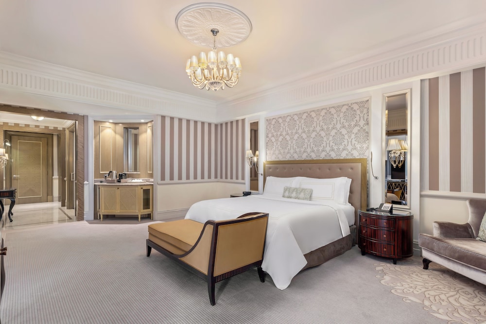 King Diplomat Suite