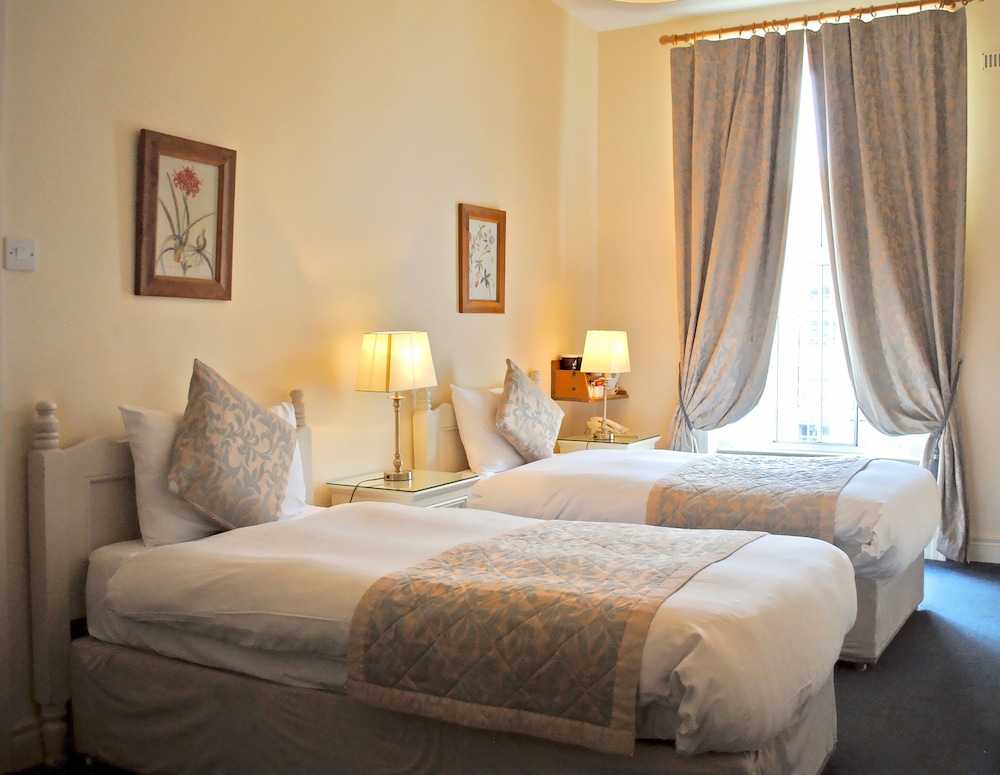 Standard Room, 2 Twin Beds, Ensuite, City View photo 1