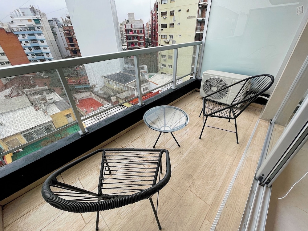 Apartment, Multiple Bedrooms, Accessible, Smoking