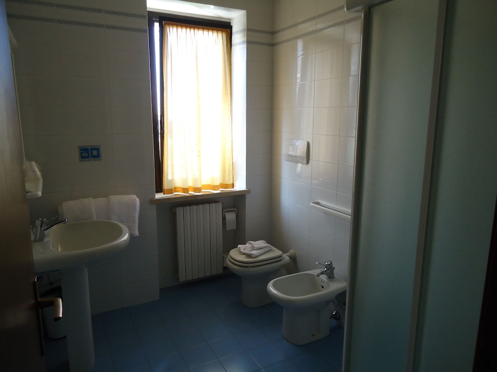 Quadruple Room - Photo 3
