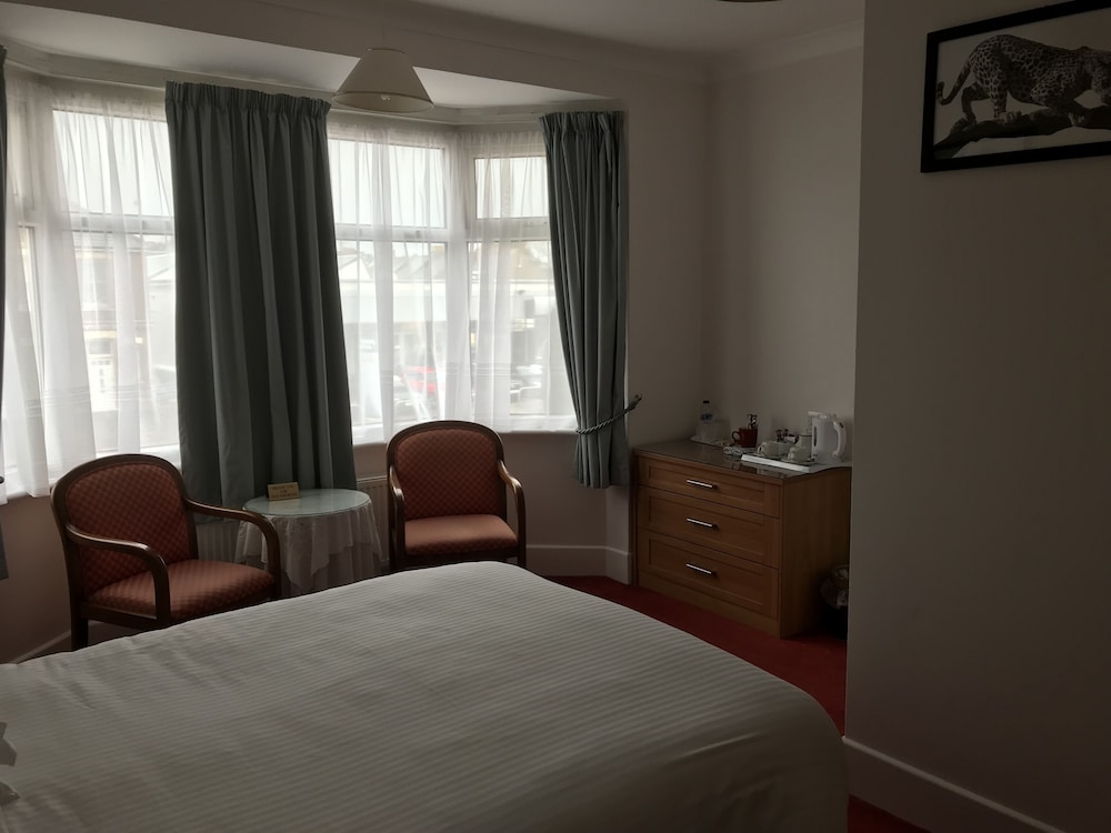 Classic Double Room, Ensuite (Ground Floor) photo 3