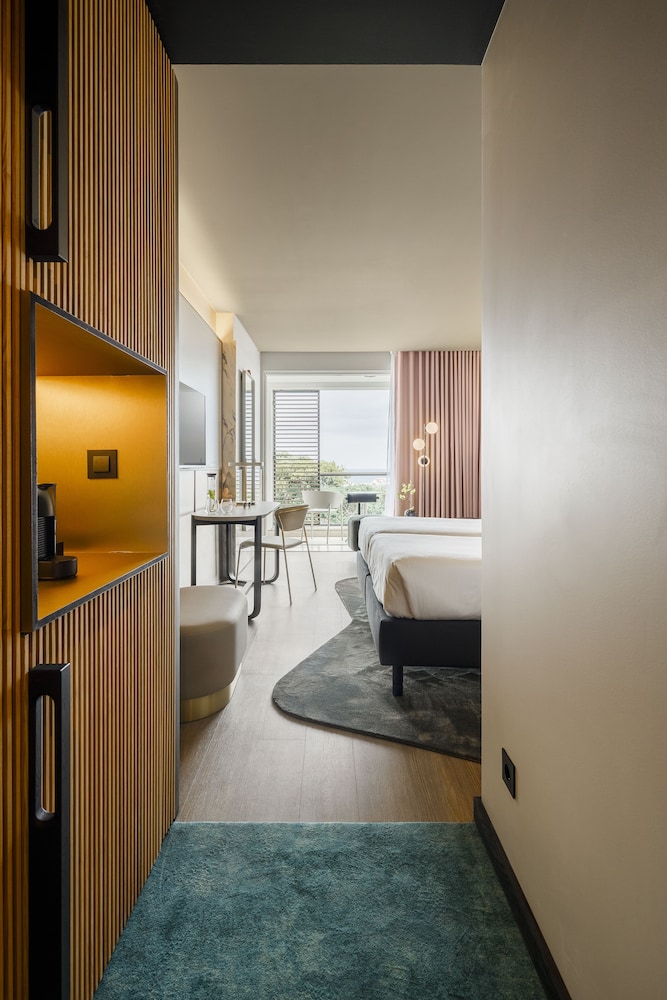 Executive Twin Room - Photo 4