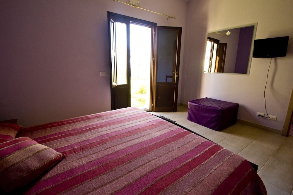 Standard Double Room, Garden View